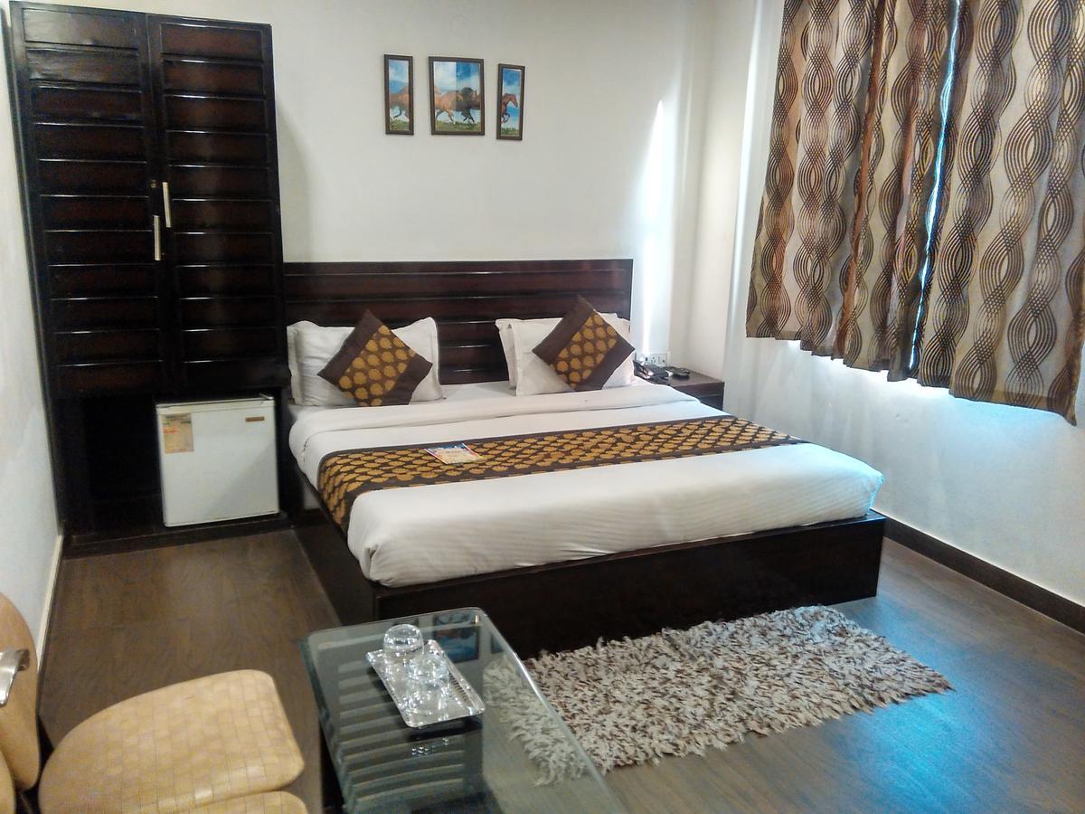 Hotel New Walnut Castle Paharganj Zewnętrze zdjęcie